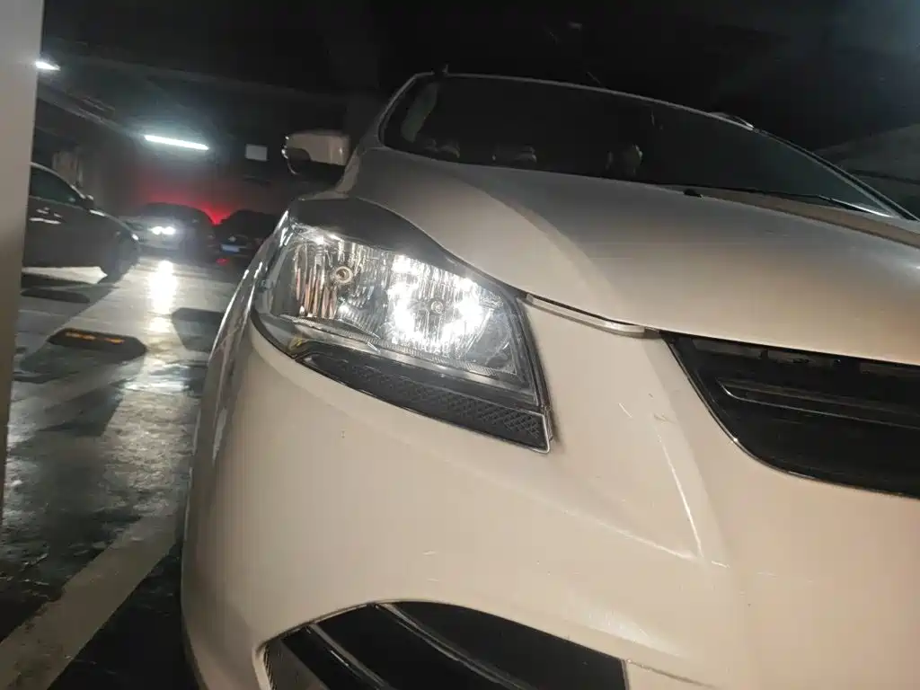 Ford Kuga — миниатюра 7