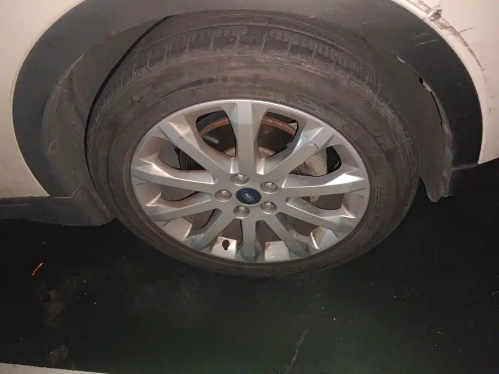 Ford Kuga — миниатюра 8