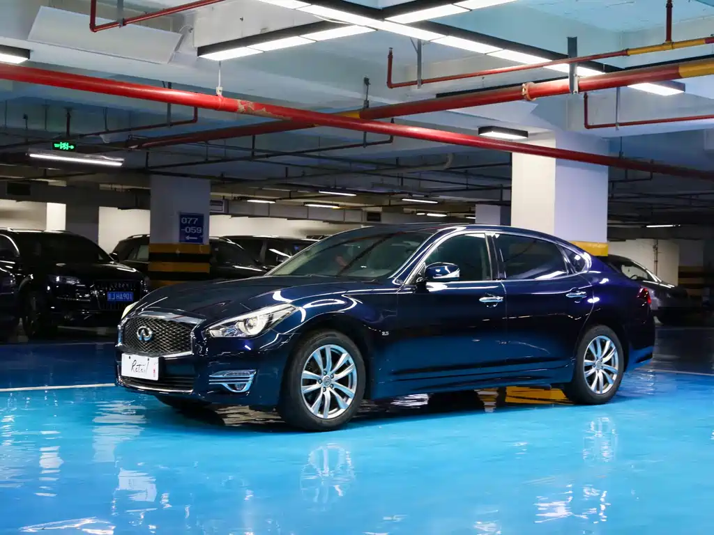 Купить Infiniti Q70