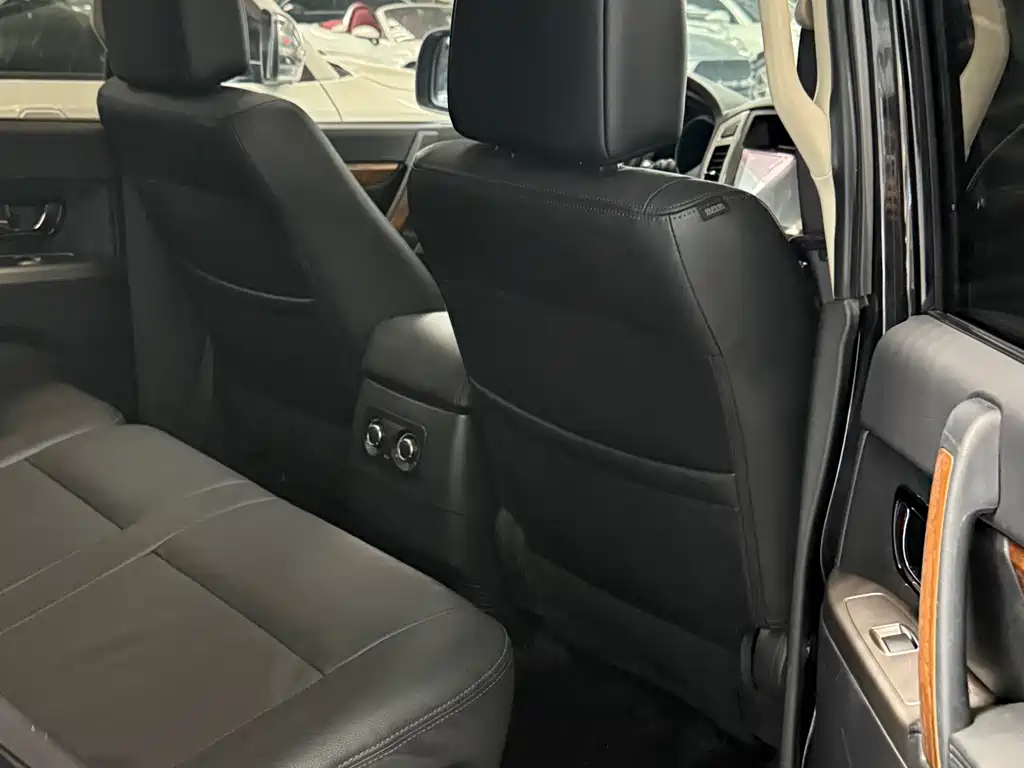 Mitsubishi Pajero (Import) — миниатюра 14