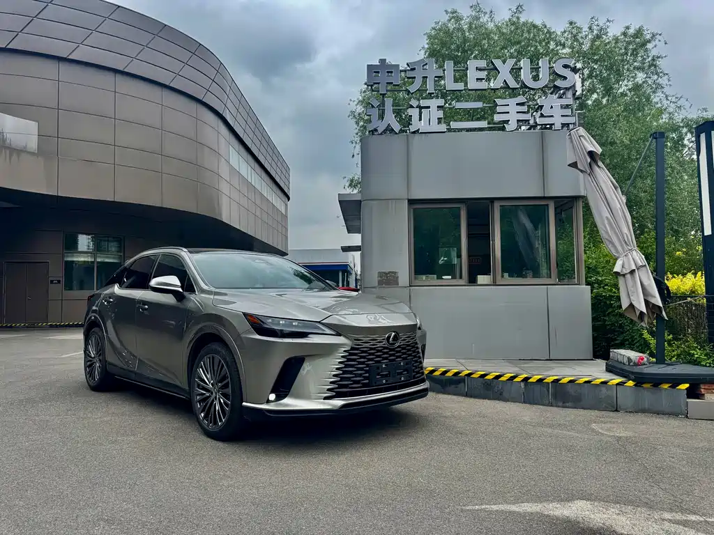 Lexus RX 2024