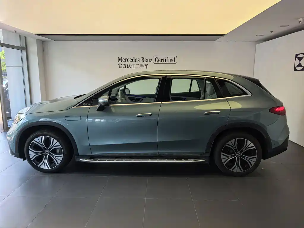 Mercedes-Benz EQE SUV — миниатюра 15