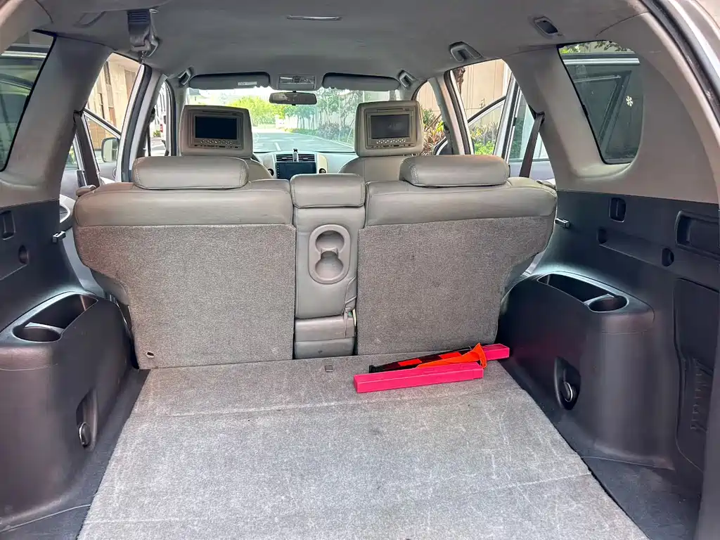 Toyota RAV4 — миниатюра 8