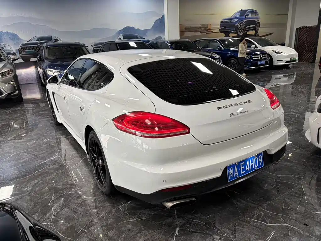 Porsche Panamera — миниатюра 7
