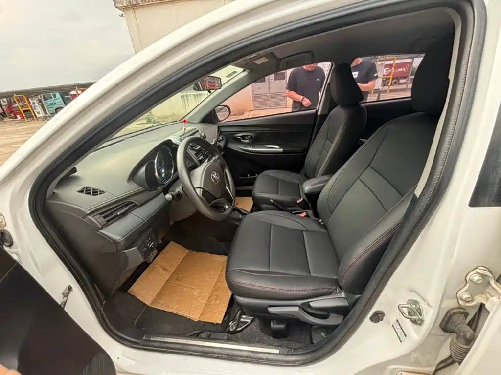 Toyota Yaris L — миниатюра 6