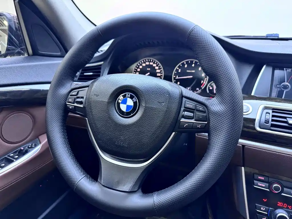 BMW 5 Series GT — миниатюра 13