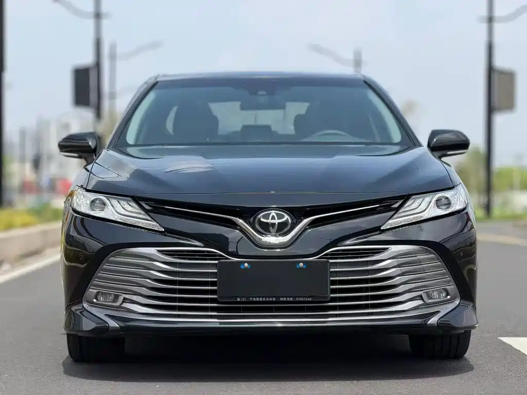 Toyota Camry — миниатюра 2