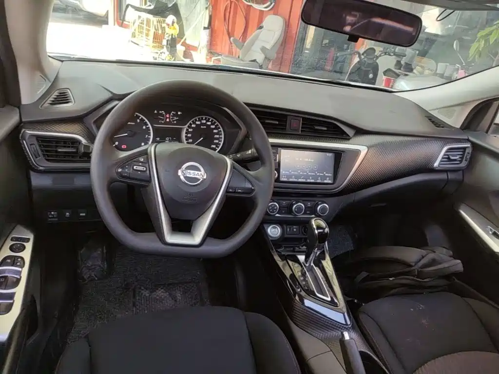 Nissan Bluebird — миниатюра 10