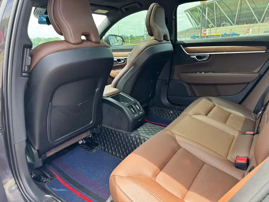 Volvo S90 — миниатюра 7