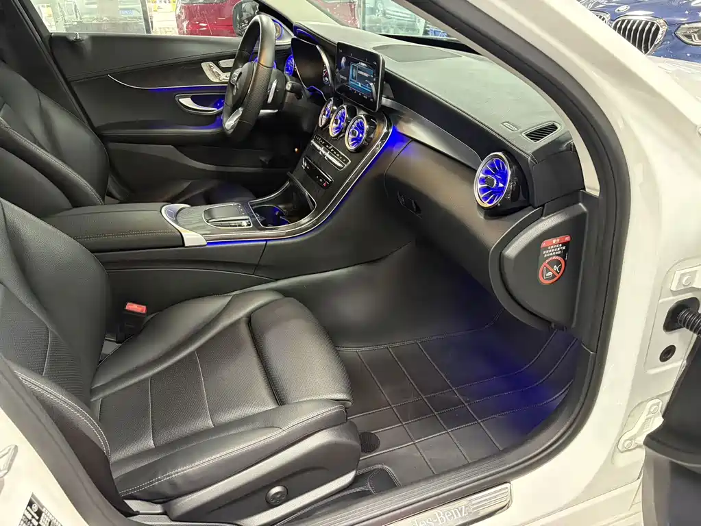 Mercedes-Benz C-Class — миниатюра 12