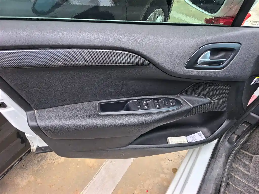 Citroen C4L 2016 1.2T MT Lead