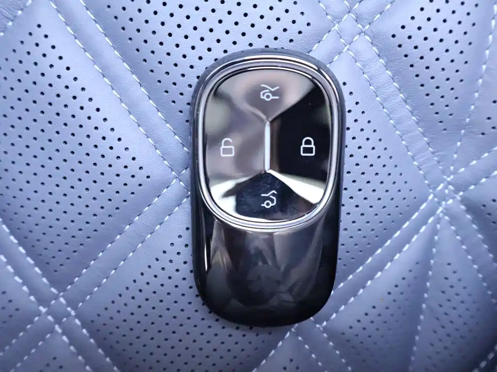 NIO ES8 — миниатюра 32