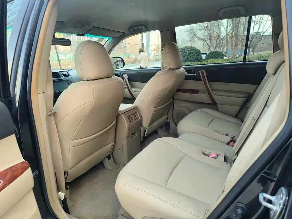 Toyota Highlander — миниатюра 9