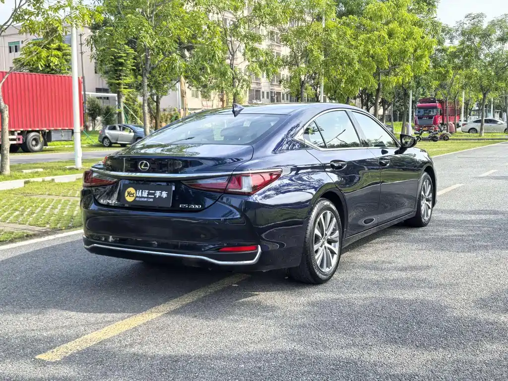 Lexus ES — миниатюра 4