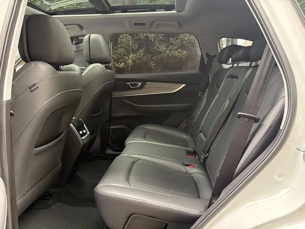Chery Tiggo 8 — миниатюра 9