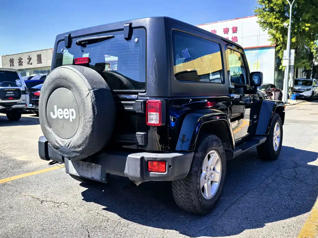 Jeep Wrangler — миниатюра 7