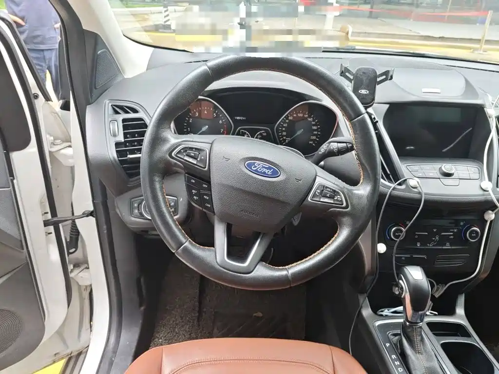 Ford Kuga — миниатюра 6