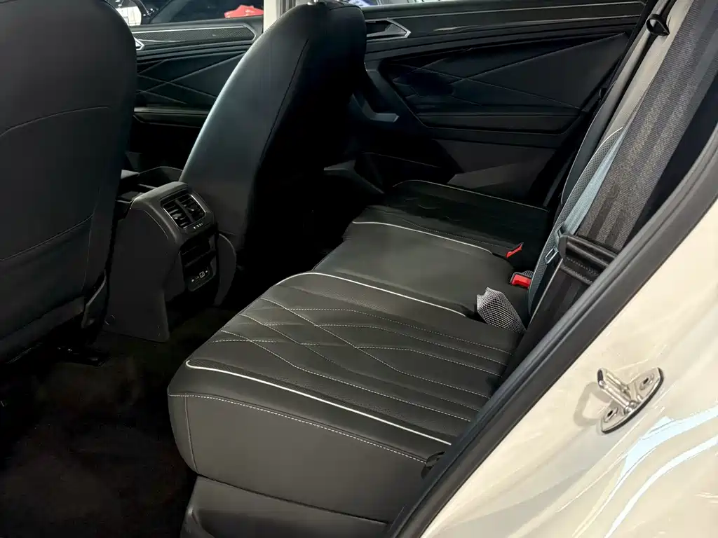 Volkswagen Tiguan L — миниатюра 5