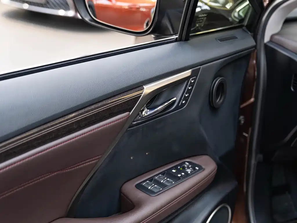 Lexus RX — миниатюра 23
