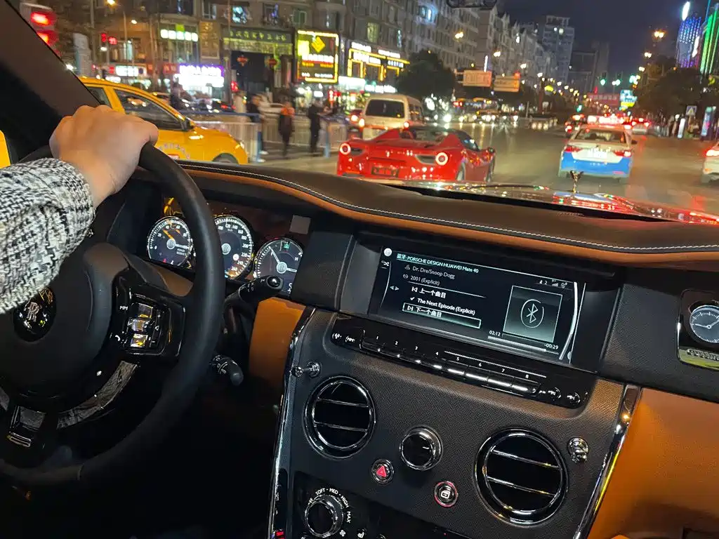 Rolls-Royce Cullinan — миниатюра 5