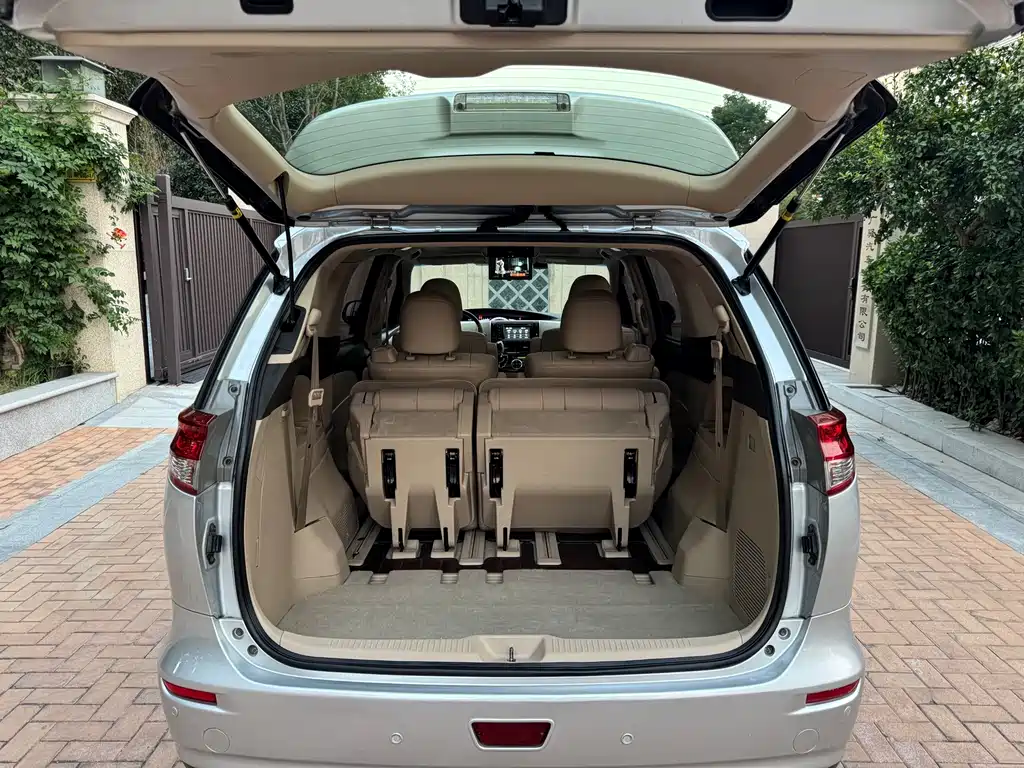 Toyota Previa — миниатюра 26