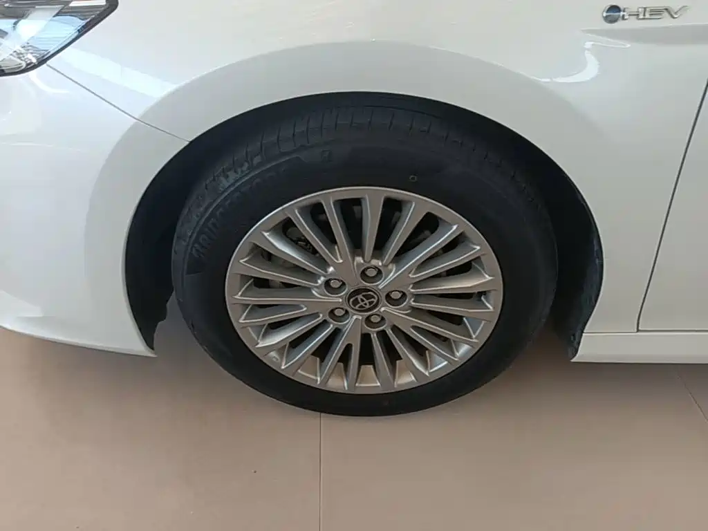 Toyota Camry — миниатюра 23