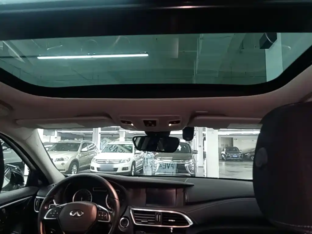 Infiniti QX30 — миниатюра 18