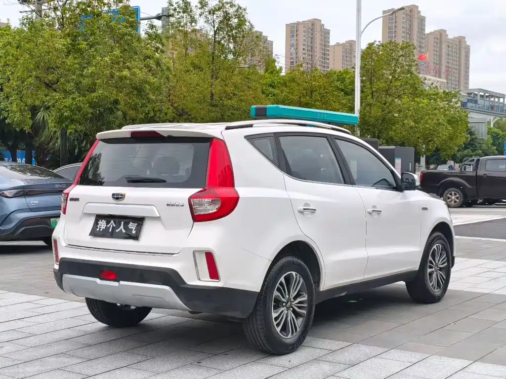 Geely Vision X6 — миниатюра 8