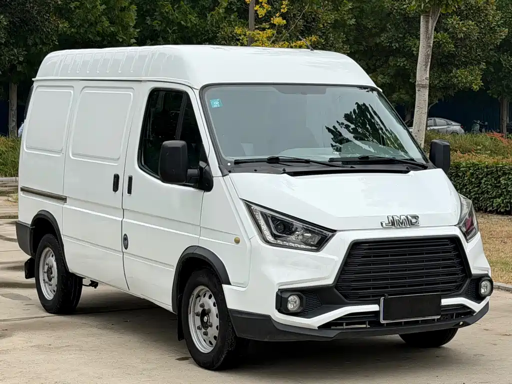 JMC Tesla — миниатюра 3