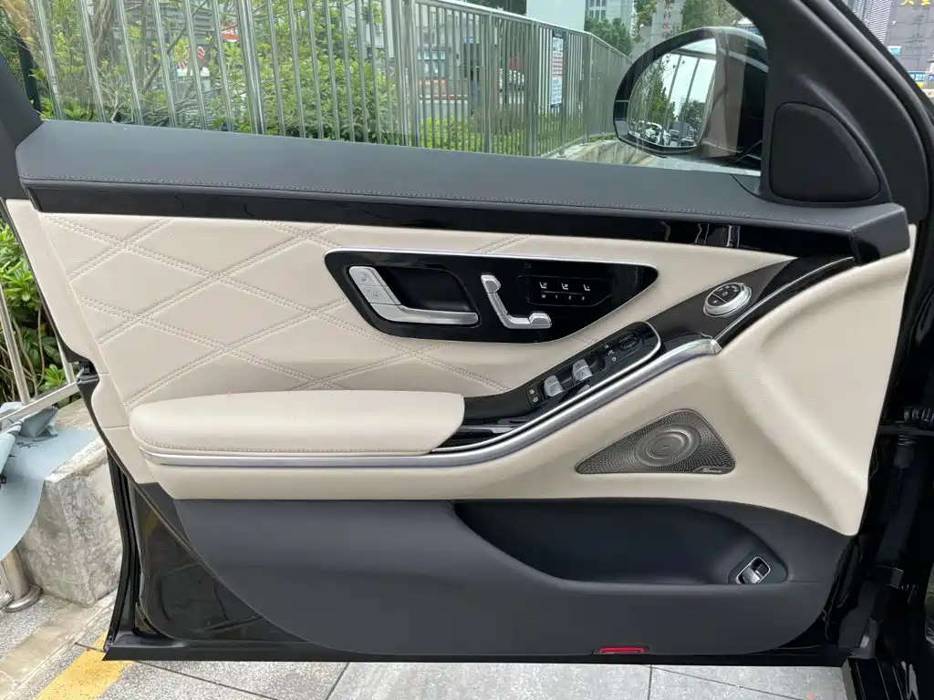 Mercedes-Benz S-Class — миниатюра 8