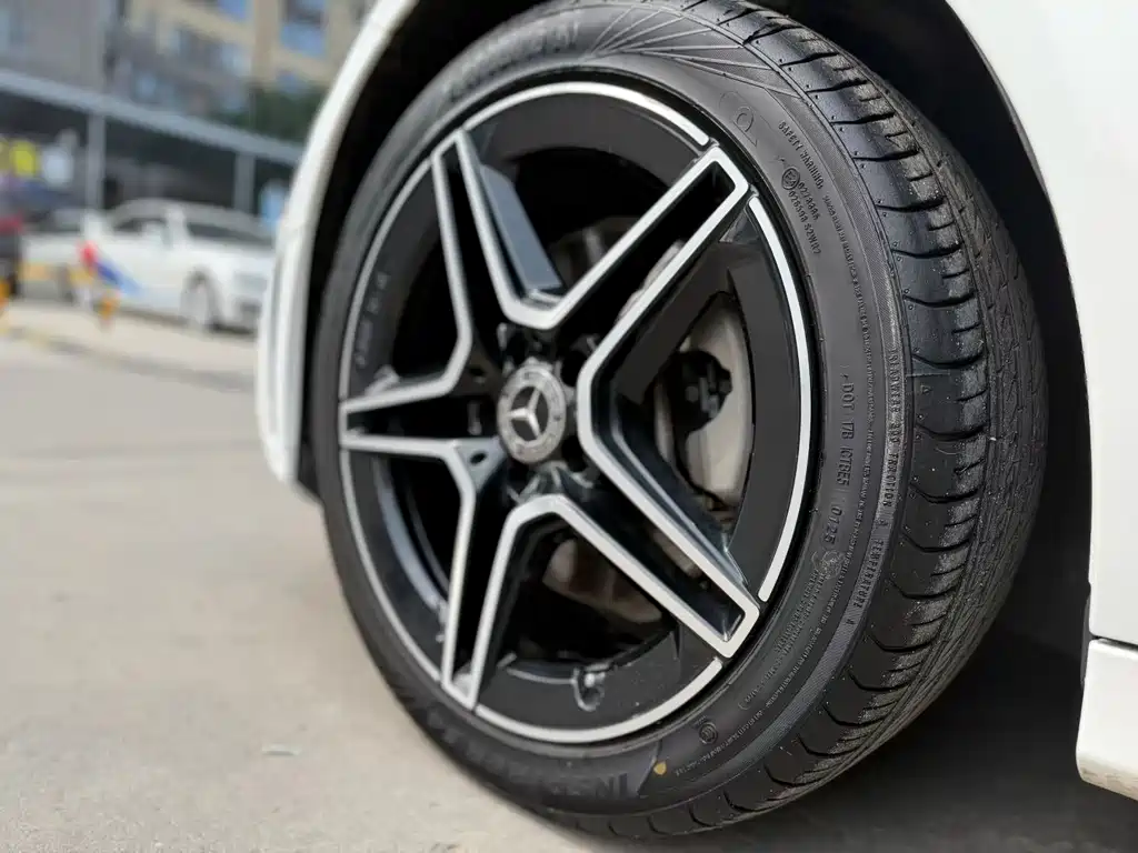 Mercedes-Benz C-Class — миниатюра 9