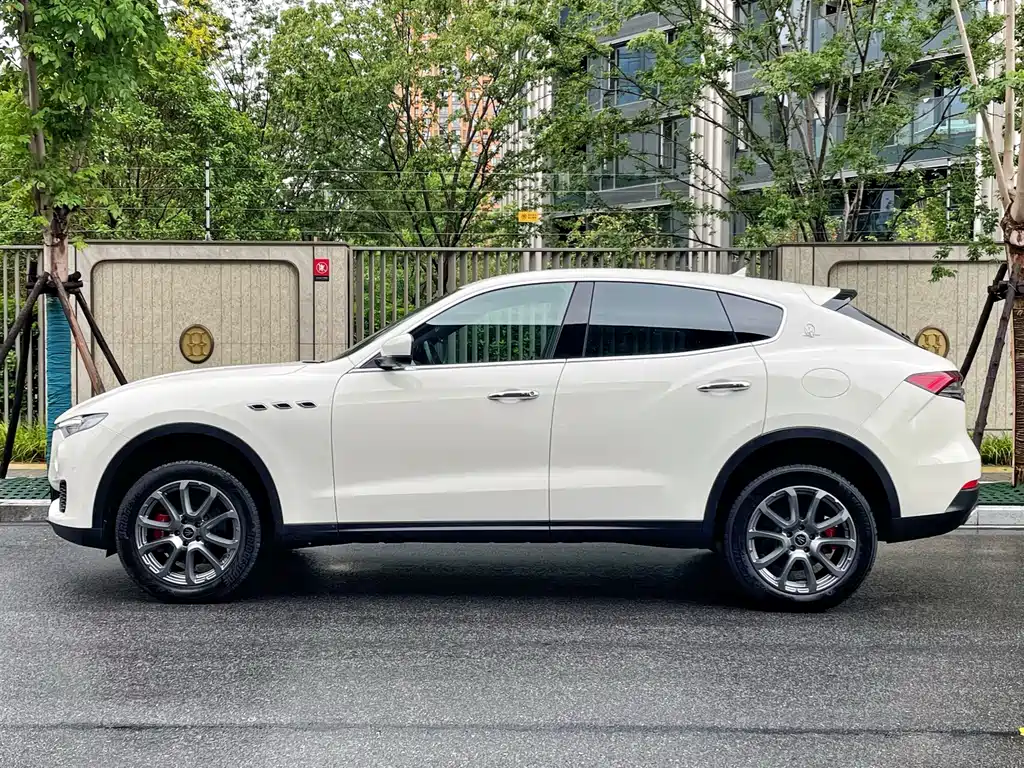 Maserati Levante — миниатюра 3