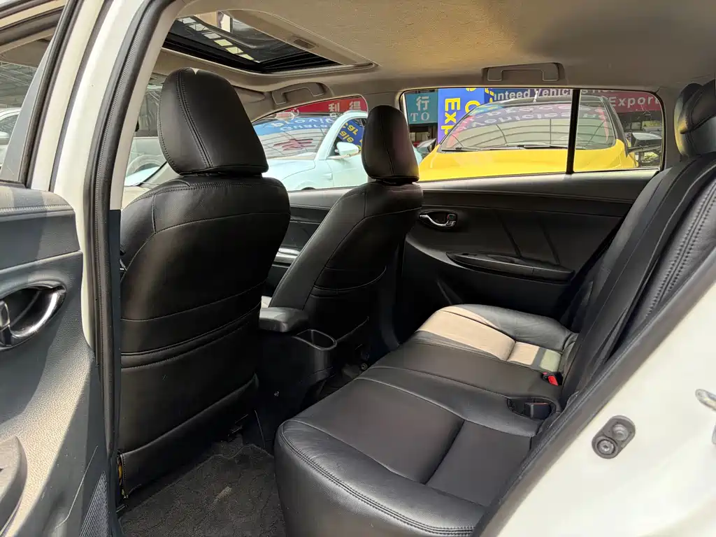 Toyota Yaris L — миниатюра 7