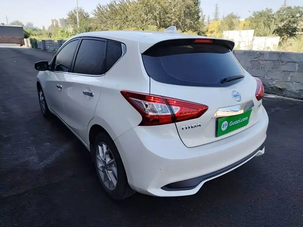 Nissan Tiida — миниатюра 5