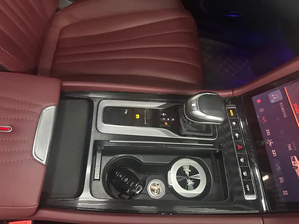 Hongqi Hongqi H5 — миниатюра 5