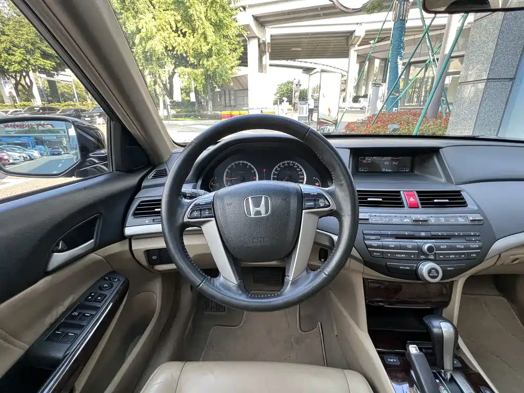 Honda Accord — миниатюра 9