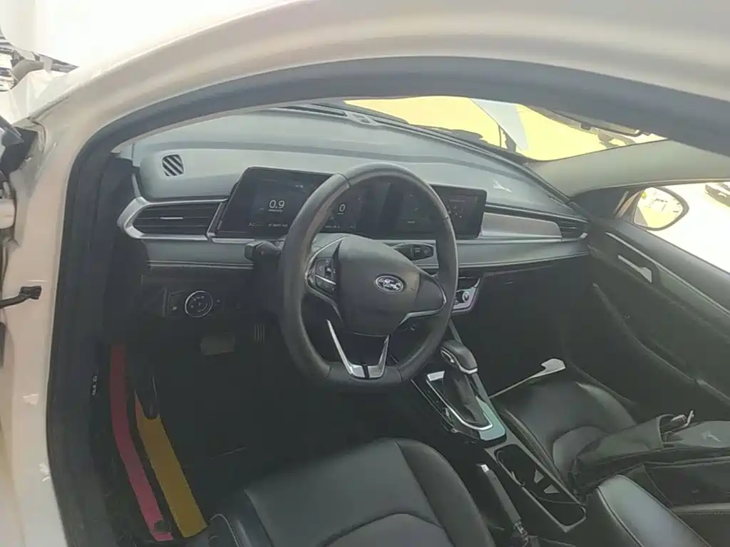 Ford Escort — миниатюра 10