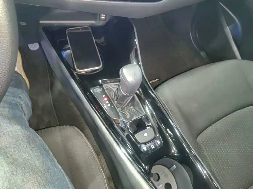Toyota IZOA — миниатюра 14