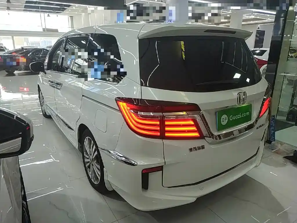 Honda Elysion — миниатюра 5