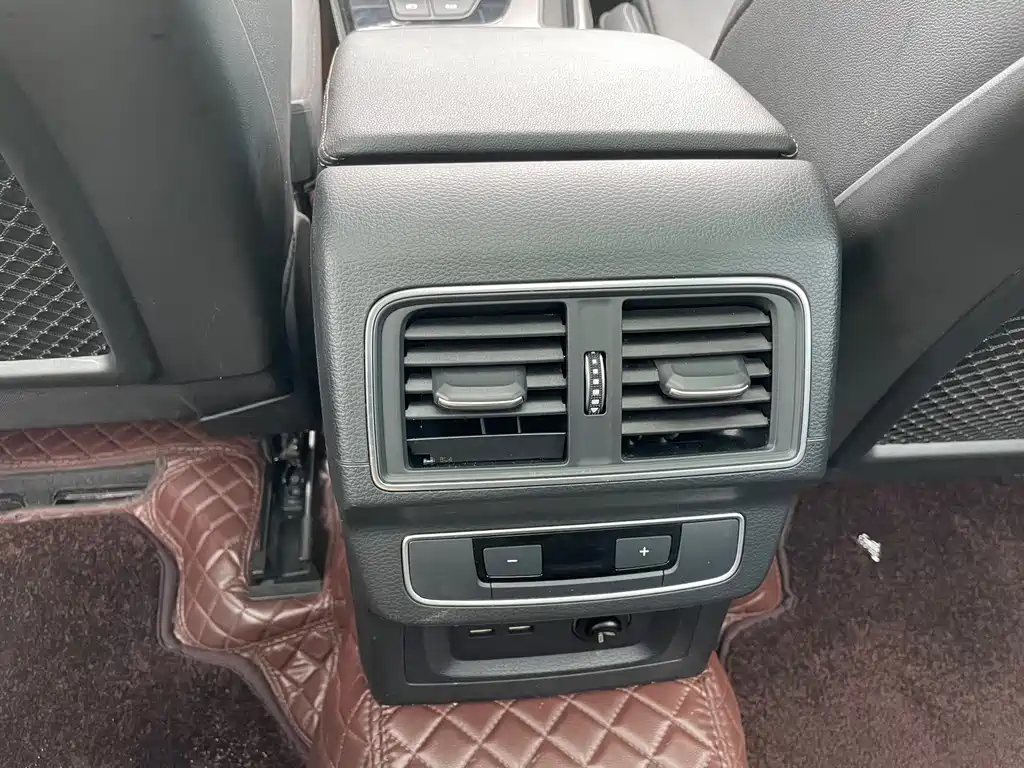 Audi Q5L — миниатюра 12