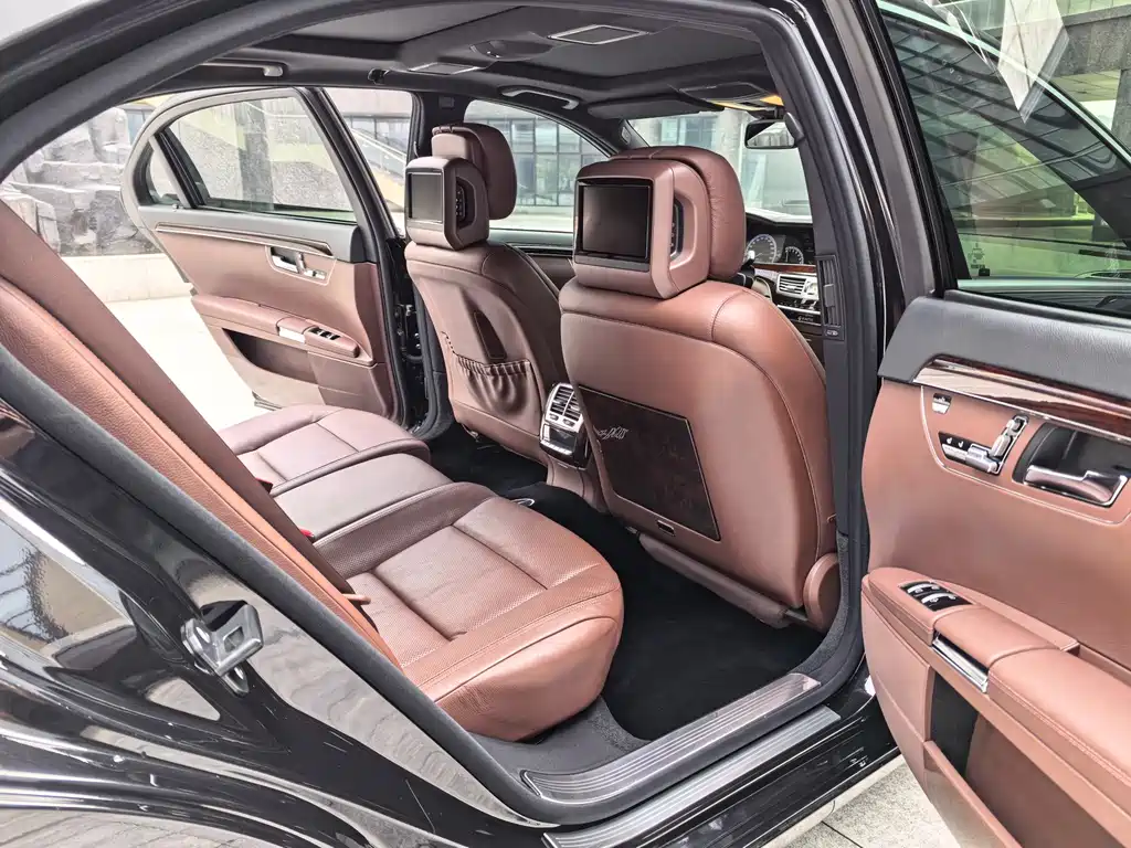 Mercedes-Benz S-Class — миниатюра 12