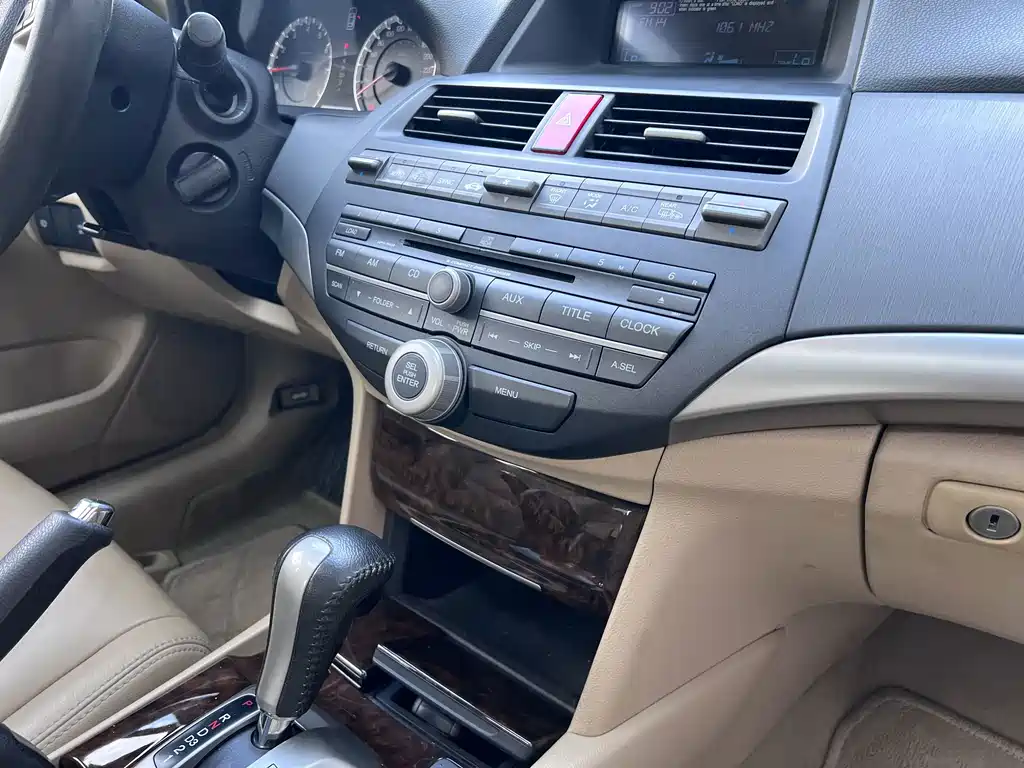 Honda Accord — миниатюра 17