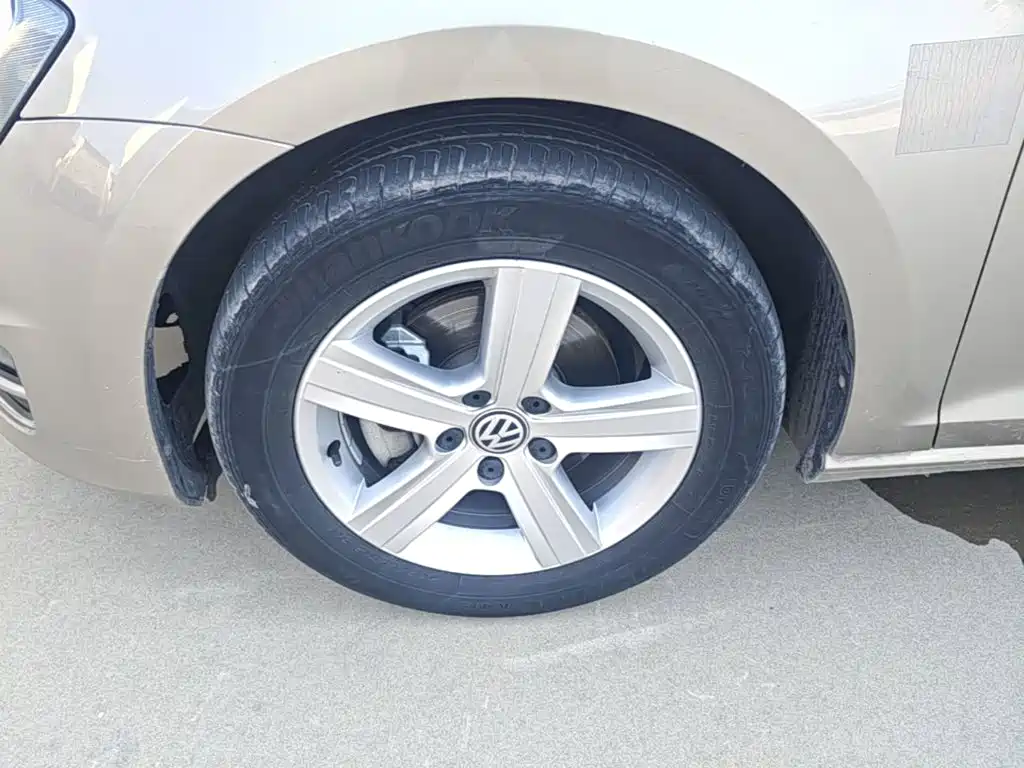 Volkswagen Golf — миниатюра 23
