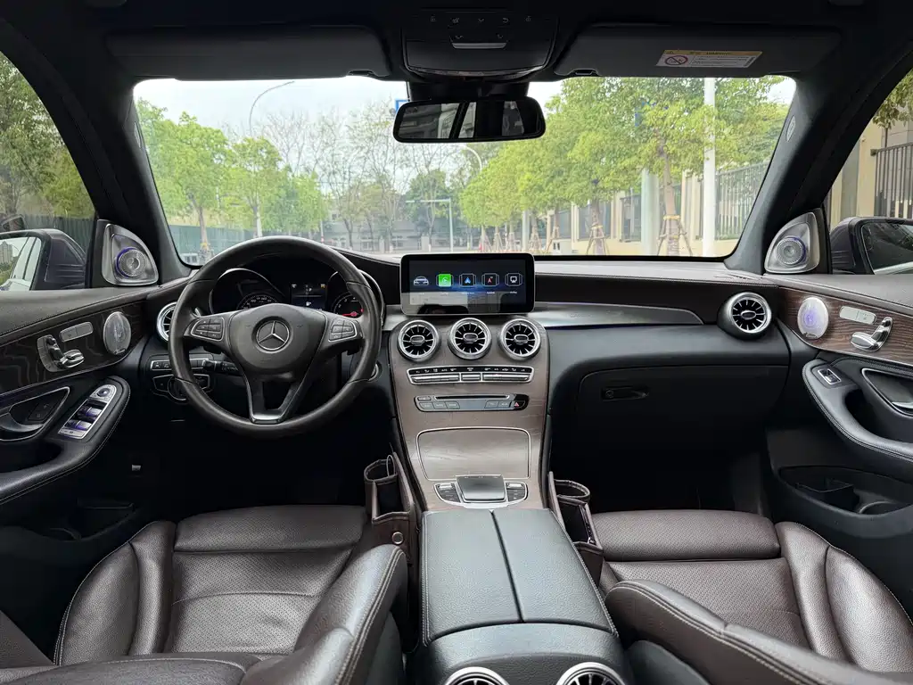 Mercedes-Benz GLC 2018 GLC 300 4MATIC