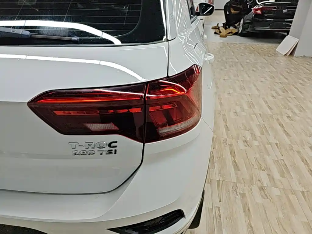 Volkswagen T-Roc — миниатюра 8