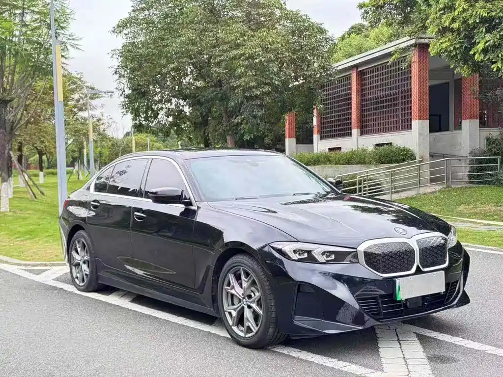 BMW i3 2025 eDrive 35 L