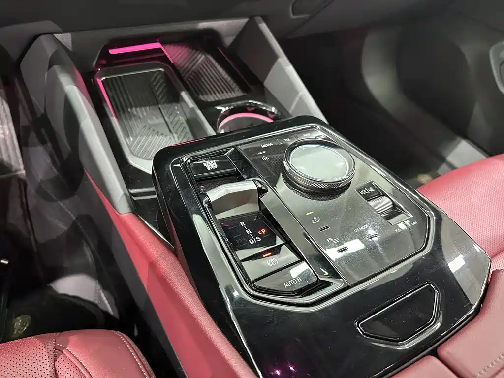 BMW 5 Series — миниатюра 15