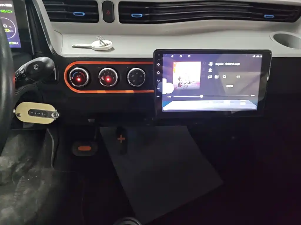 Wuling MINIEV — миниатюра 13