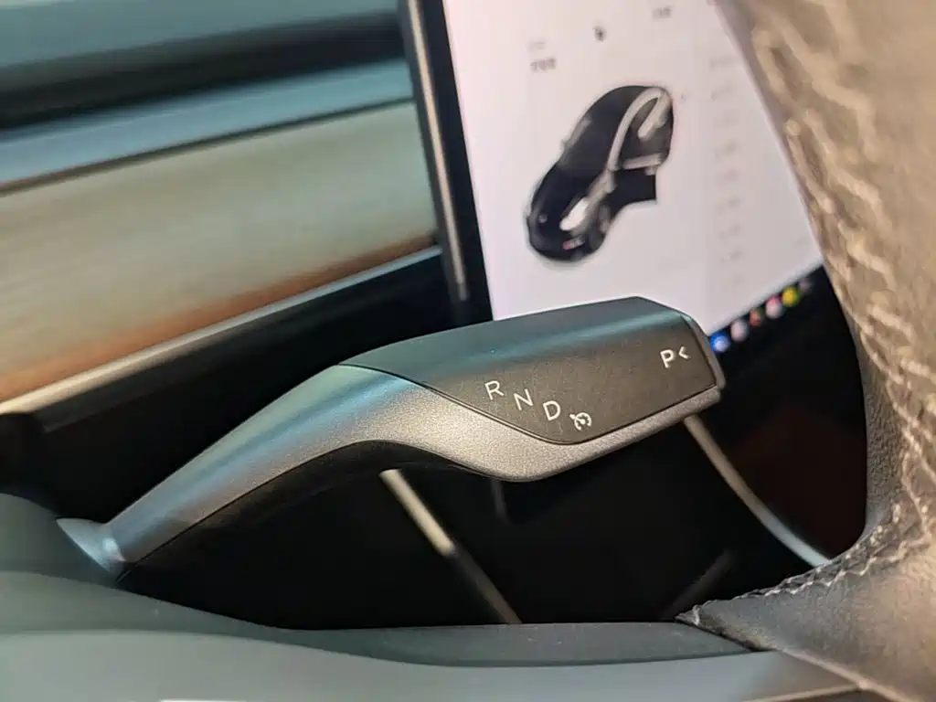 Tesla Model 3 — миниатюра 14
