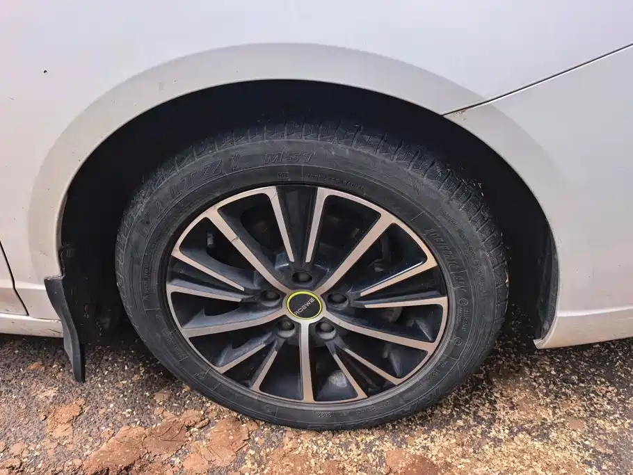 Roewe i5 — миниатюра 6